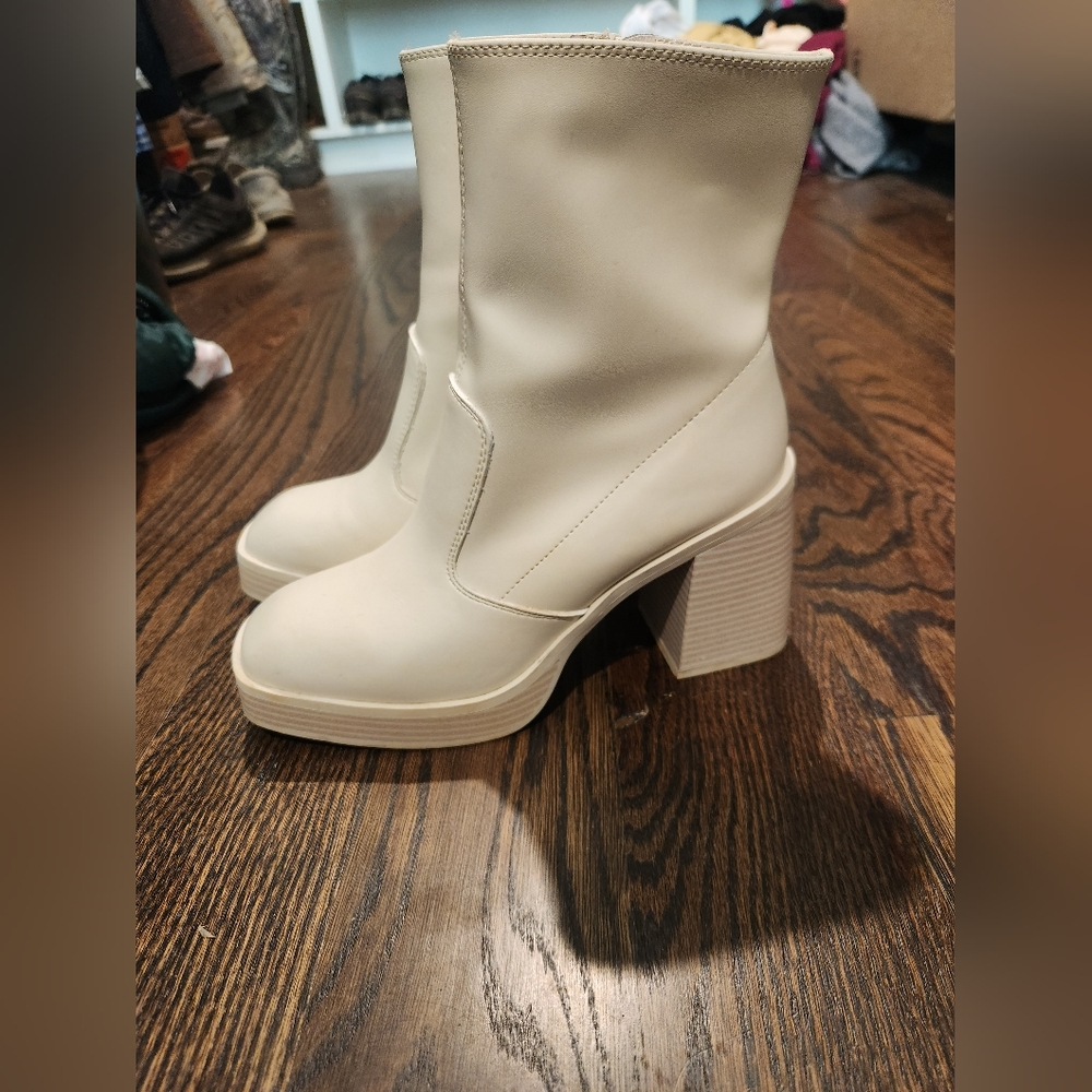 MIA Odie platform boots offwhite